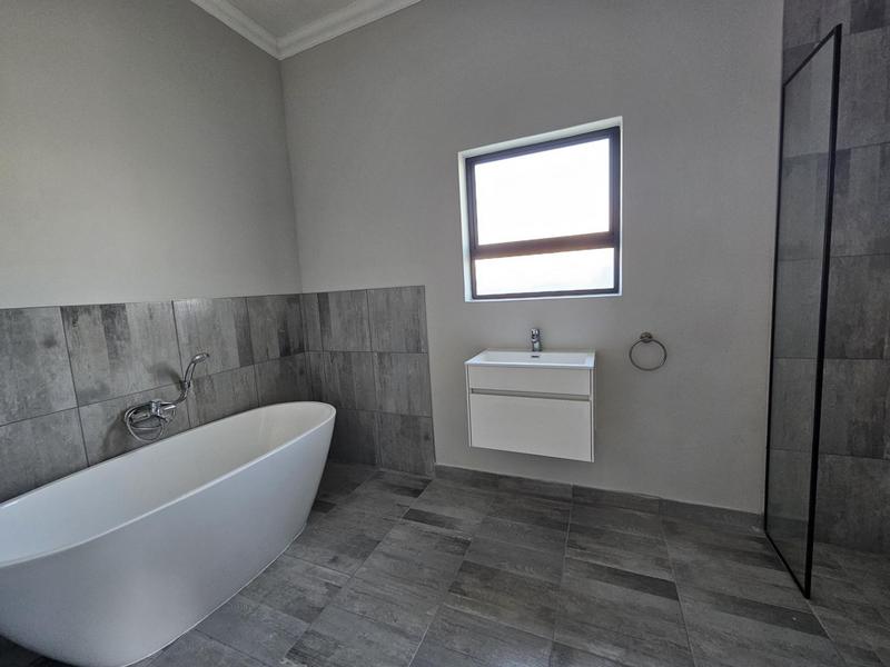 3 Bedroom Property for Sale in Sandy Point Western Cape